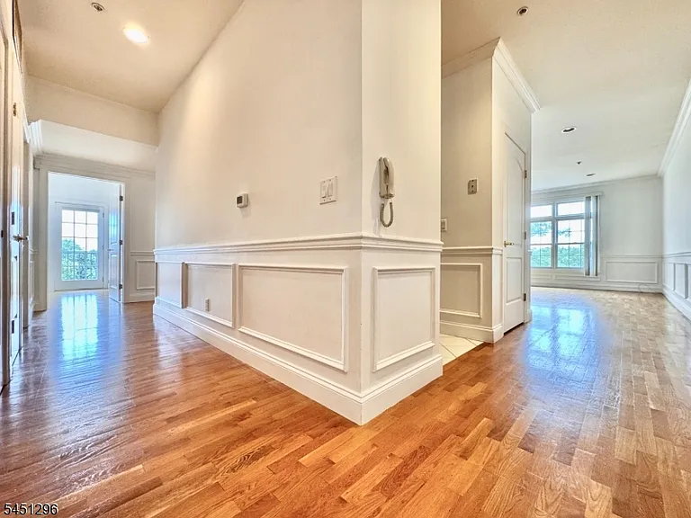 1677 Springfield Ave #13 — Photo 4