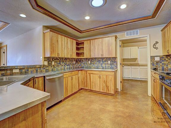 3rd image of 1304 Monument Ct
