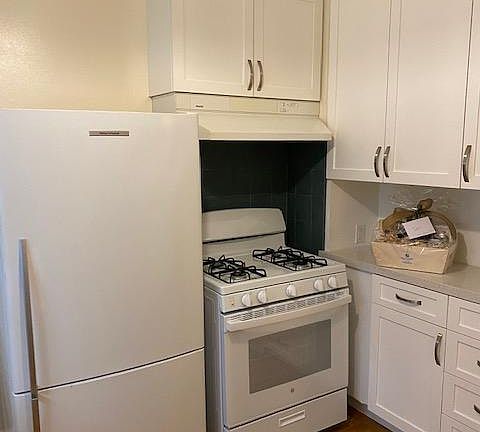 3rd image of 3465 Pierce St APT 2