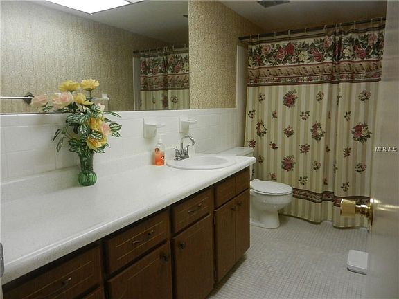 5th image of 500 Glennes Ln APT 209