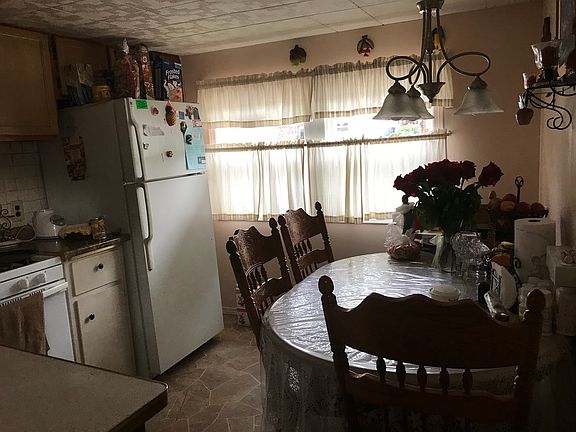 4th image of 815 E Oakton St Lot 450