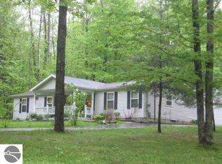 5433 E Circle Dr, Rose City, MI 48654