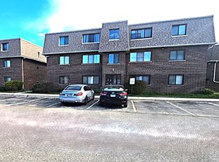 1424 Carol Ct APT 2A, Palatine, IL