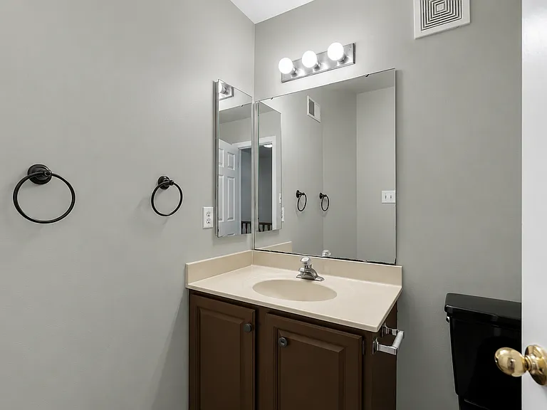 703 Herndon Woods Ct — Photo 22