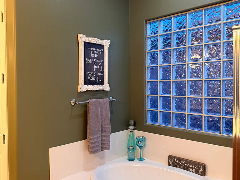3925 N Monument Dr — Photo 33