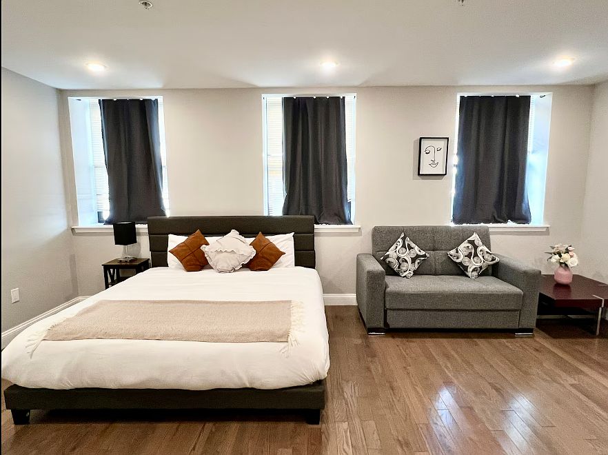 1st image of 1422 Callowhill St #406