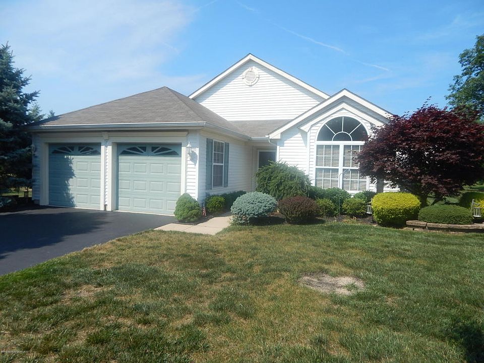 1st image of 8 Holly Ct