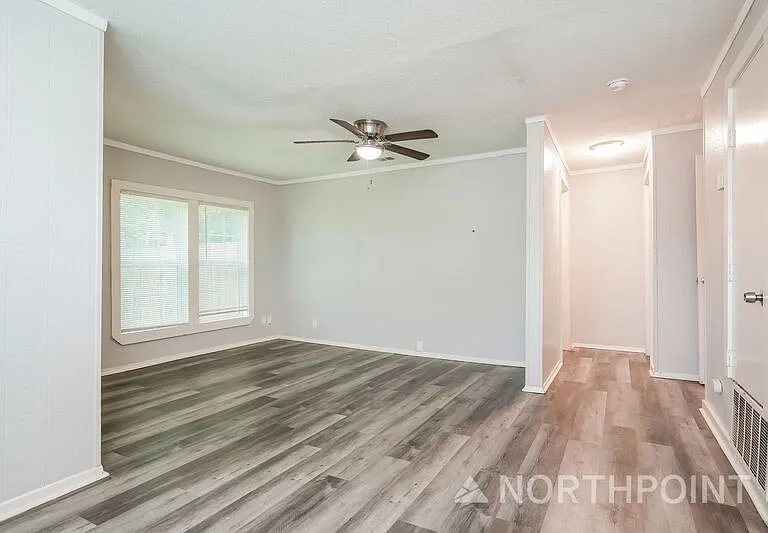 1211 Country Club Rd — Photo 5