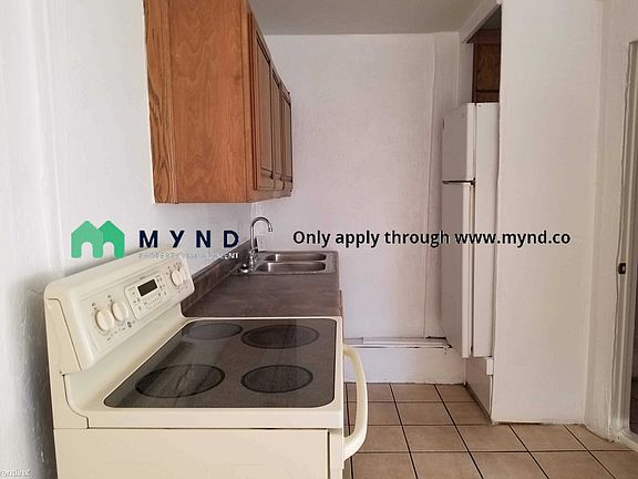 5th image of 8816 N 6th Pl Unit 1