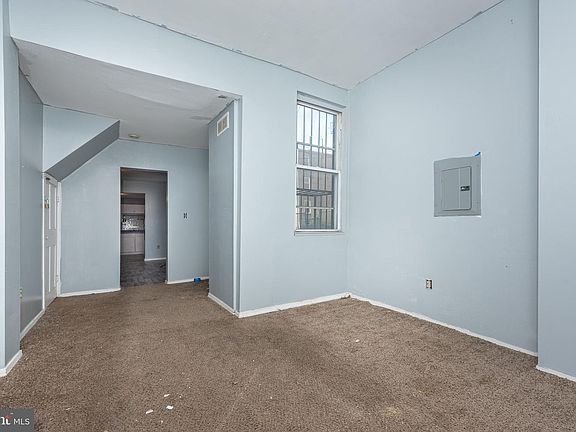 3rd image of 6 S Ann St #1
