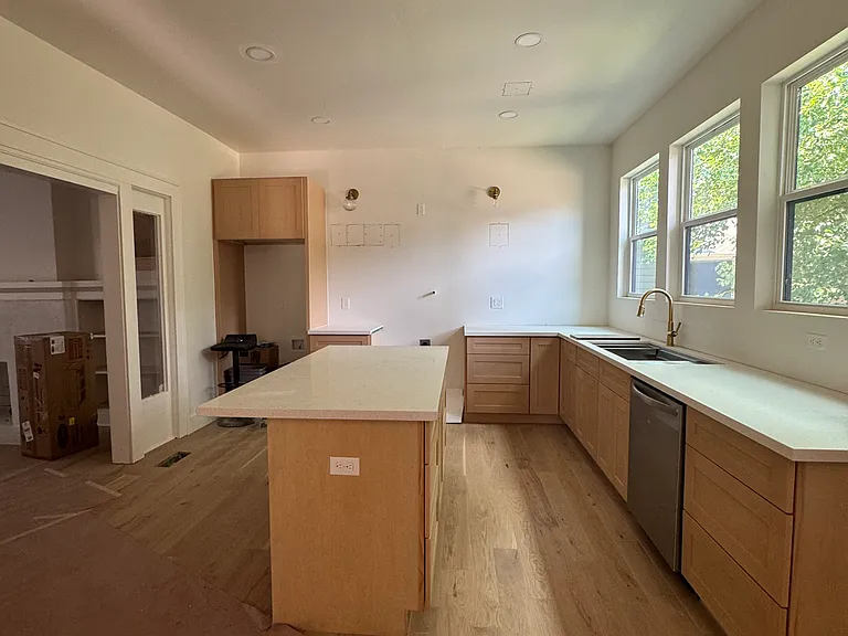 315 NE 14th St — Photo 10