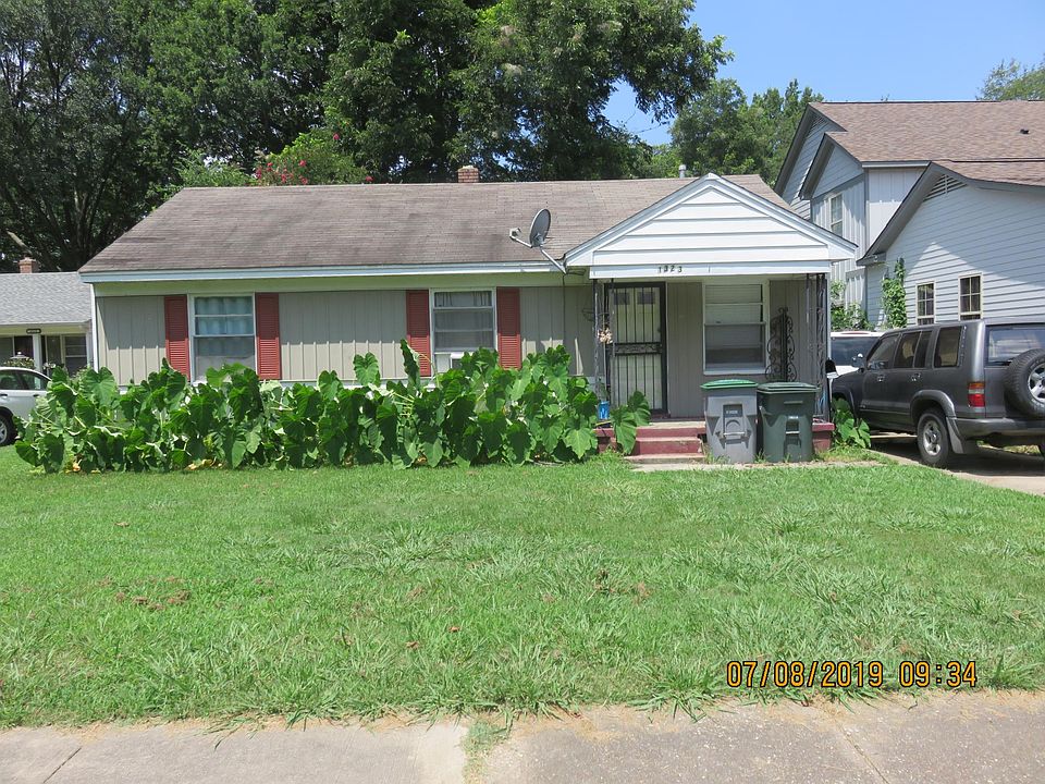 2nd image of 1323 Weymouth St