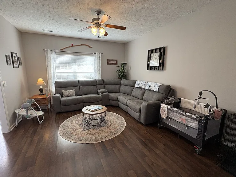 2455 New Holland Cir — Photo 3
