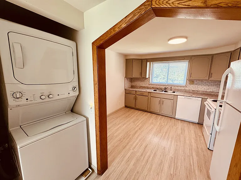 1393 Saratoga Ave — Photo 6