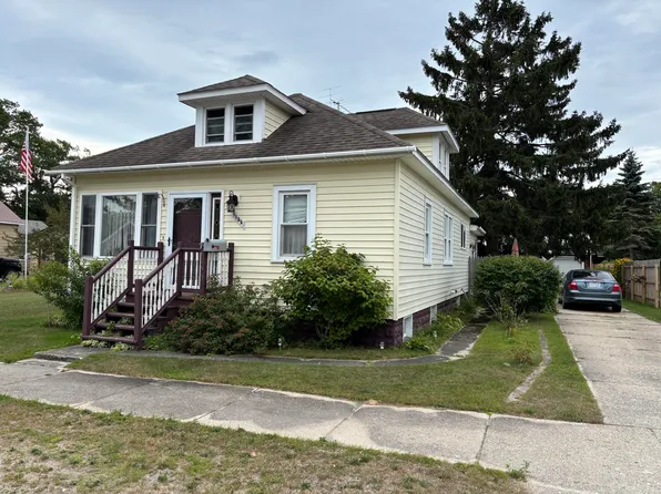 1155 Dettloff St, Rogers City, MI 49779