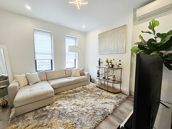 4th image of 895 4th Ave #1L