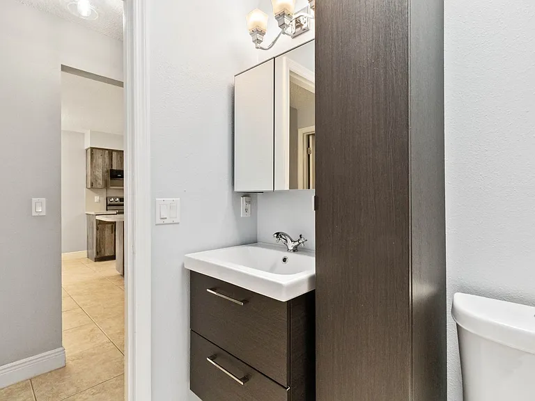 3528 Bay Ct — Photo 20