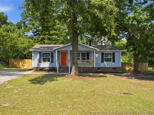1306 Clan Campbell Dr, Raeford, NC 28376