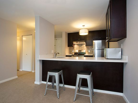 Be the first to use the all new kitchen with stainless, quar