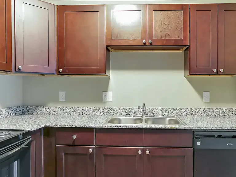 Summit Apartments — Photo 4
