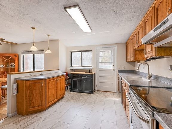 3rd image of 44 Temi Rd