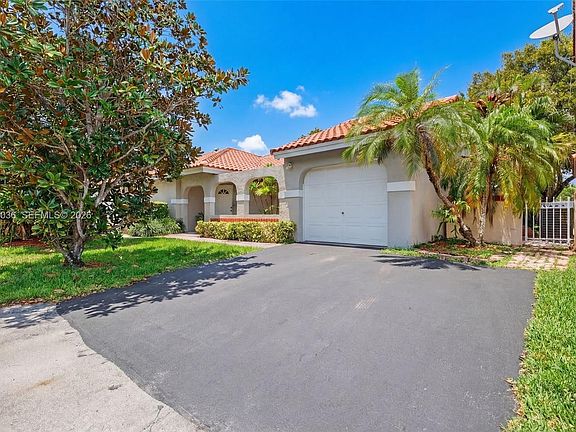 2nd image of 1495 Garden Rd