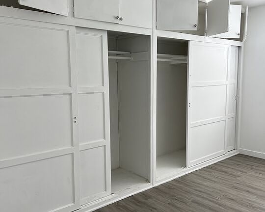 2nd image of 332 S Wilton Pl