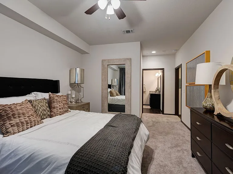 The Flats at Westover Hills — Photo 8
