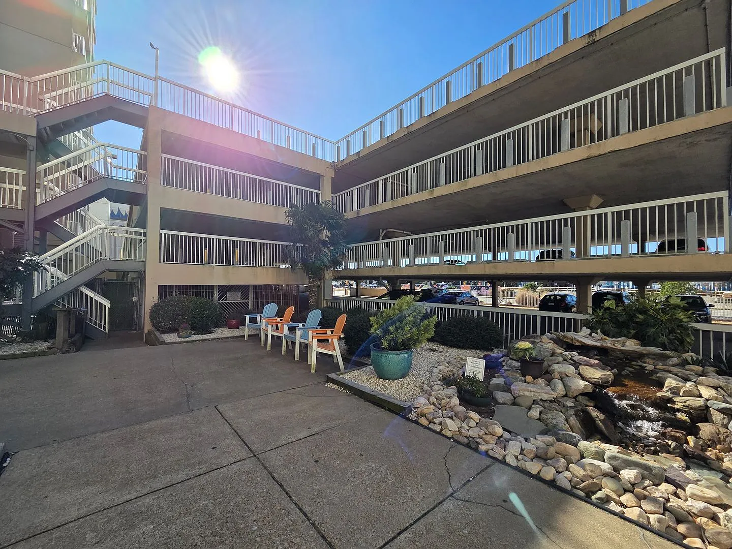 Dolphin Run Condominium — Photo 2