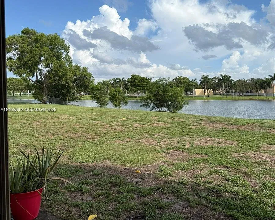 8560 N Sherman Cir #105