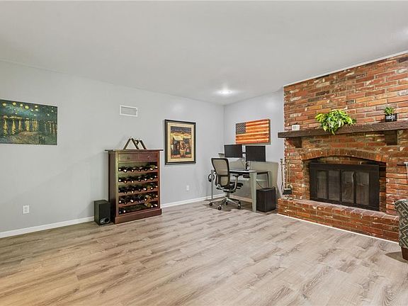 5th image of 6409 E 109th Ter