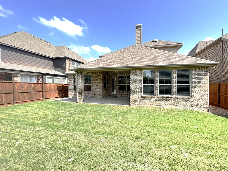 720 Raunald Dr — Photo 27