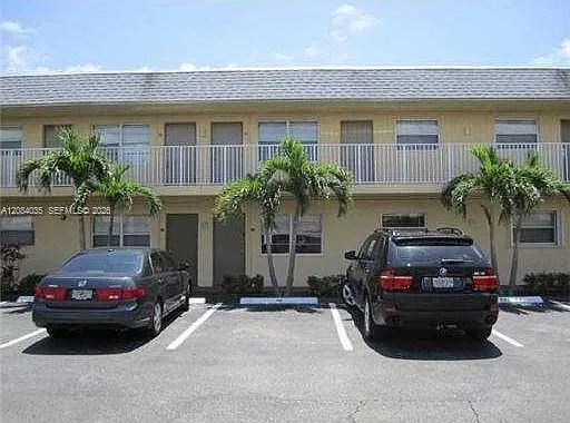 4071 N Dixie Hwy — Photo 4