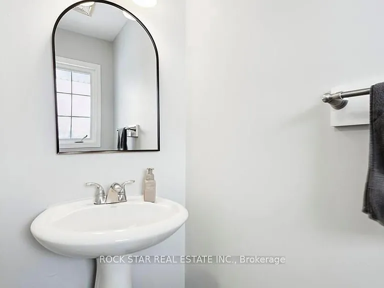 159 Henhoeffer Cres — Photo 28