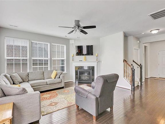 5th image of 412 Bridge Creek Ct