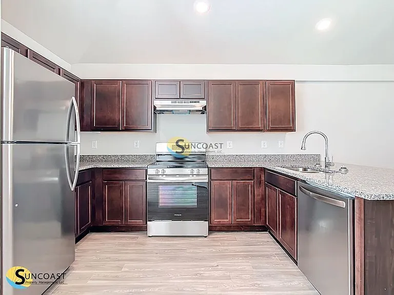 290 Longley Dr — Photo 5