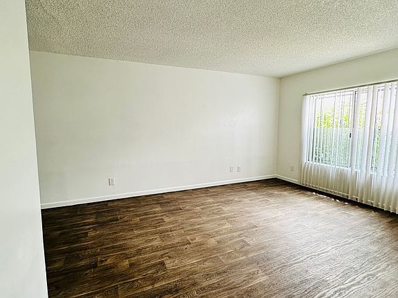 3rd image of 1623-1641 N Santa Rosa Ave #Santa1641