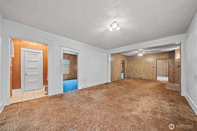 4th image of 1114 N Prospect Street