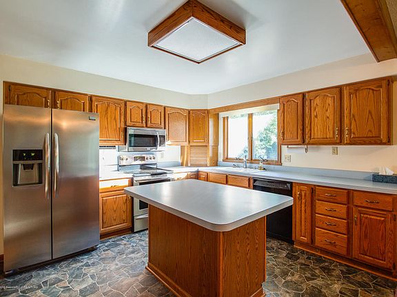 3rd image of 1523 Stonehaven Dr