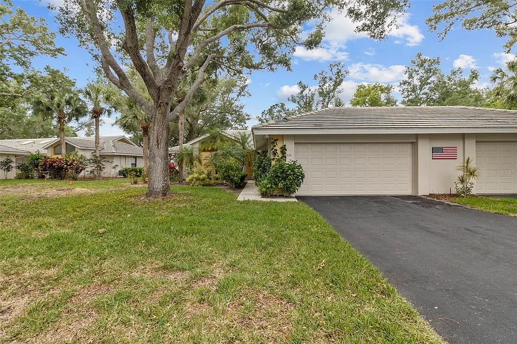 2 bed, 2.0 bath, 1221 sqft, $3,200 — Photo 1