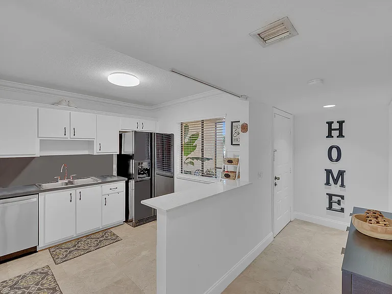 359 Lakeview Dr #102 — Photo 7