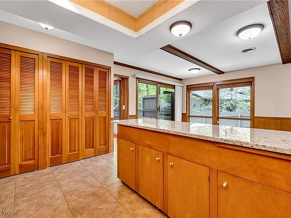 4th image of 19654 Tanbark Ln
