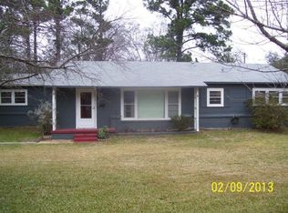 16 Sandy Ln, Palestine, TX 75801