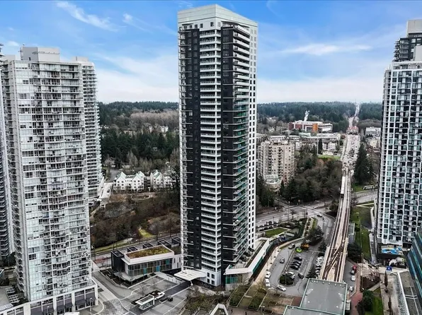 9887 Whalley Blvd #2404, Surrey, BC V3T 0P4