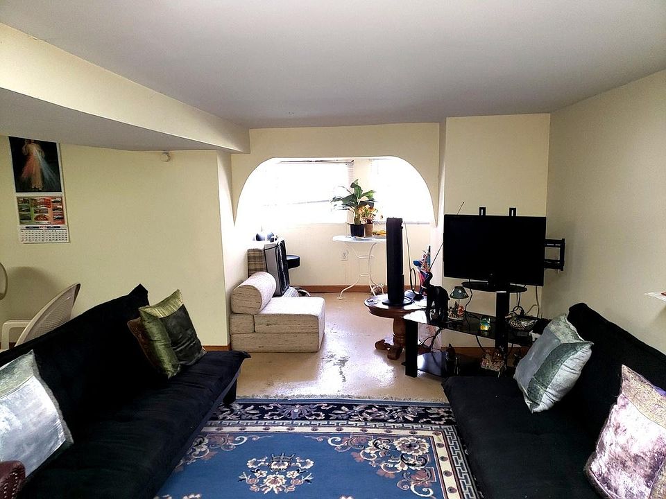 Living room/Breakfast nook