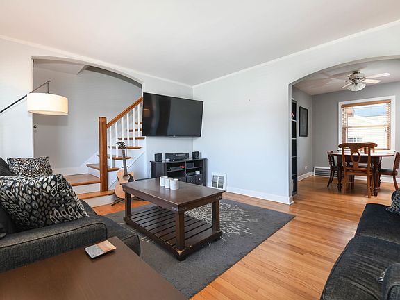 3rd image of 7203 W Summerdale Ave