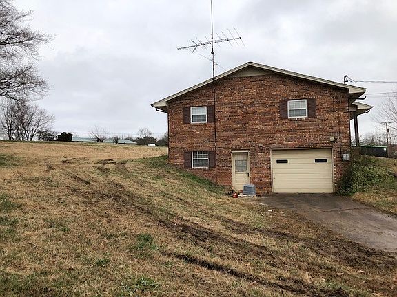 4th image of 5587 Maxine St