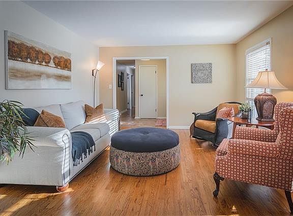 4th image of 8329 NW Overland Dr