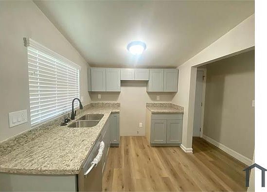 3rd image of 3412 Cajon Blvd