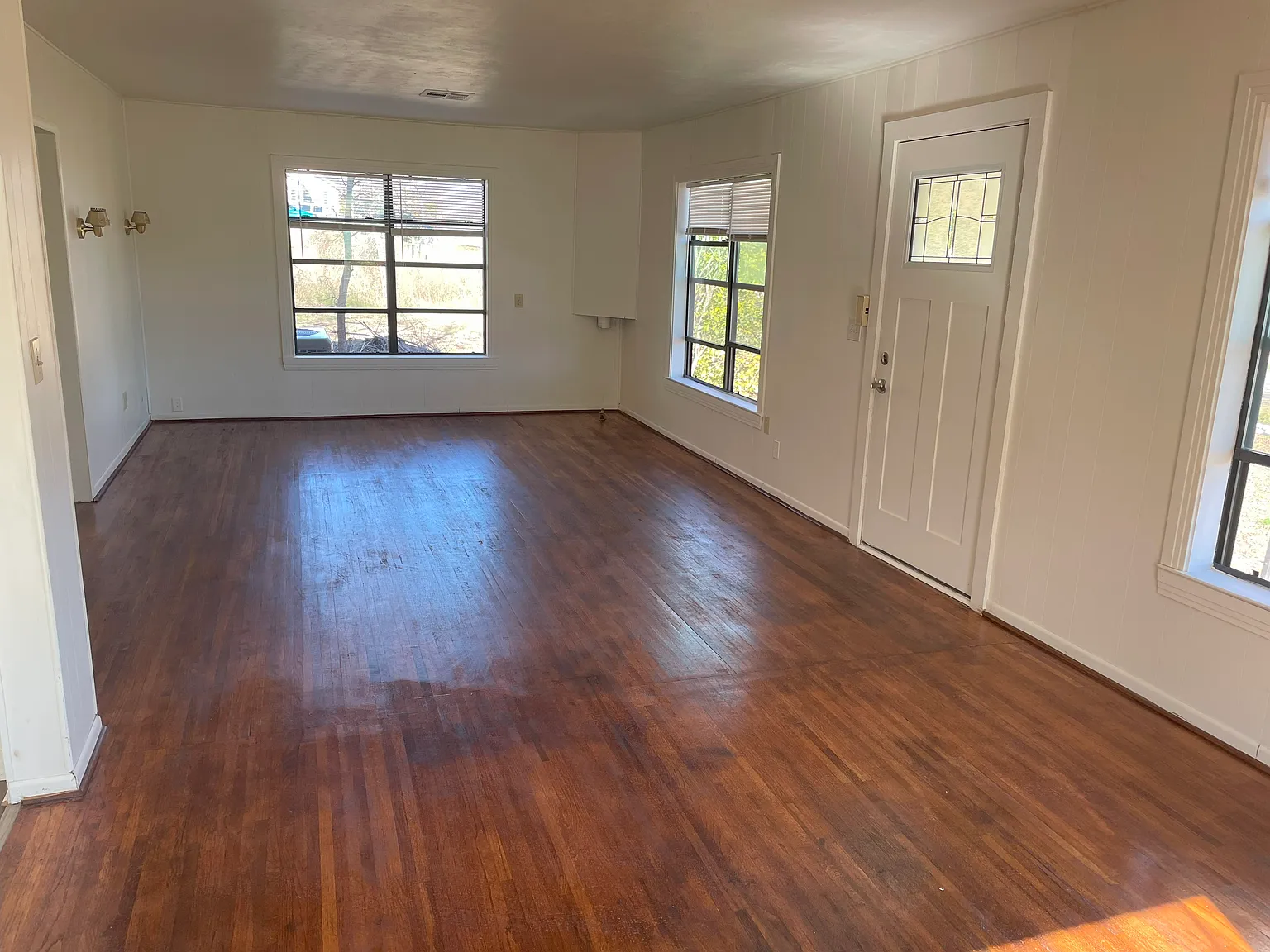 2 bed, 1.5 bath, 1277 sqft, $950 — Photo 3